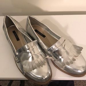 Women’s Silver Metallic loafers 5.5